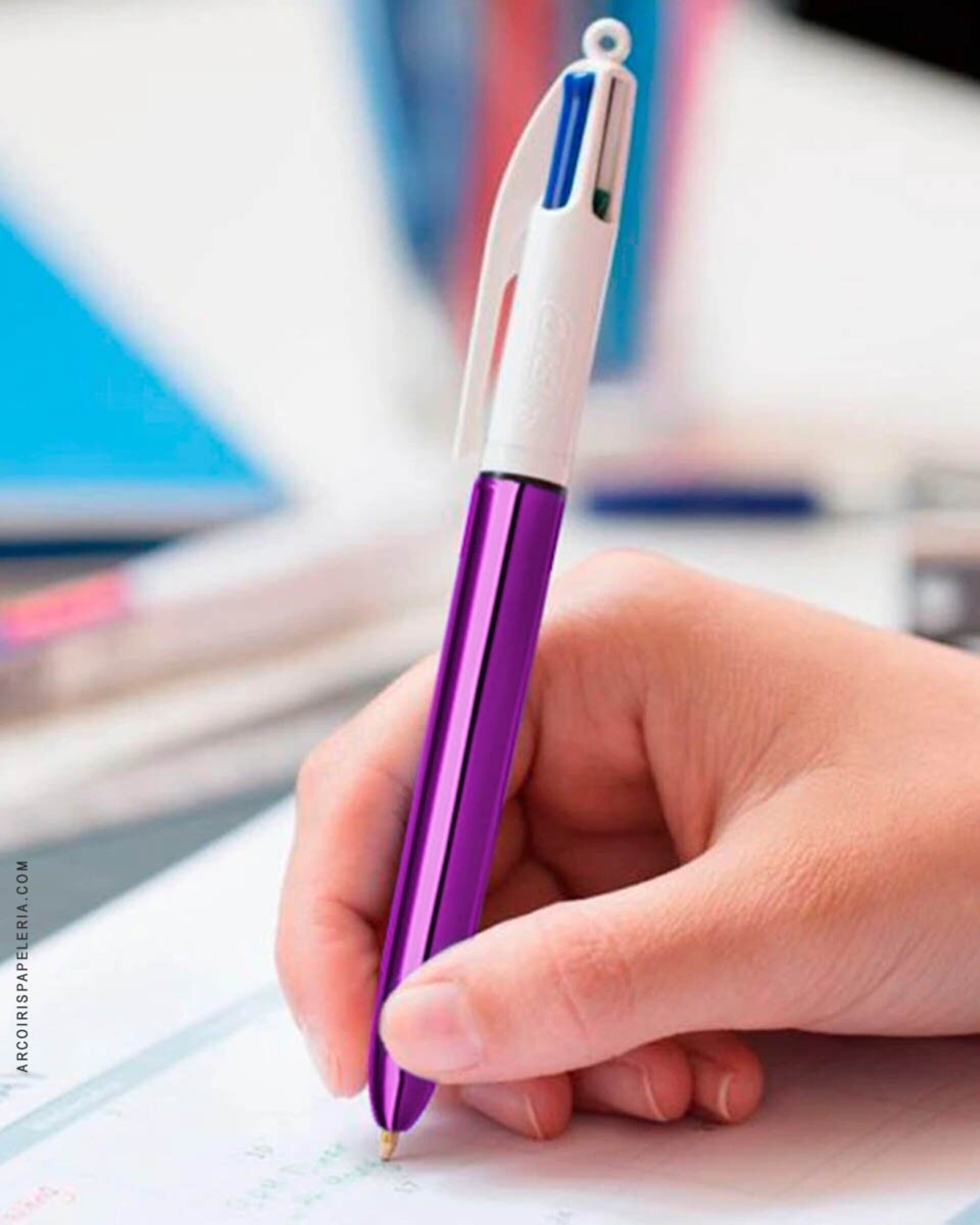 Bolígrafo BIC 4 Colores Exterior Cromado - 2